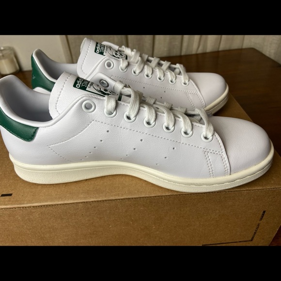 Adidas Stan Smith Shoes - Picture 6 of 10